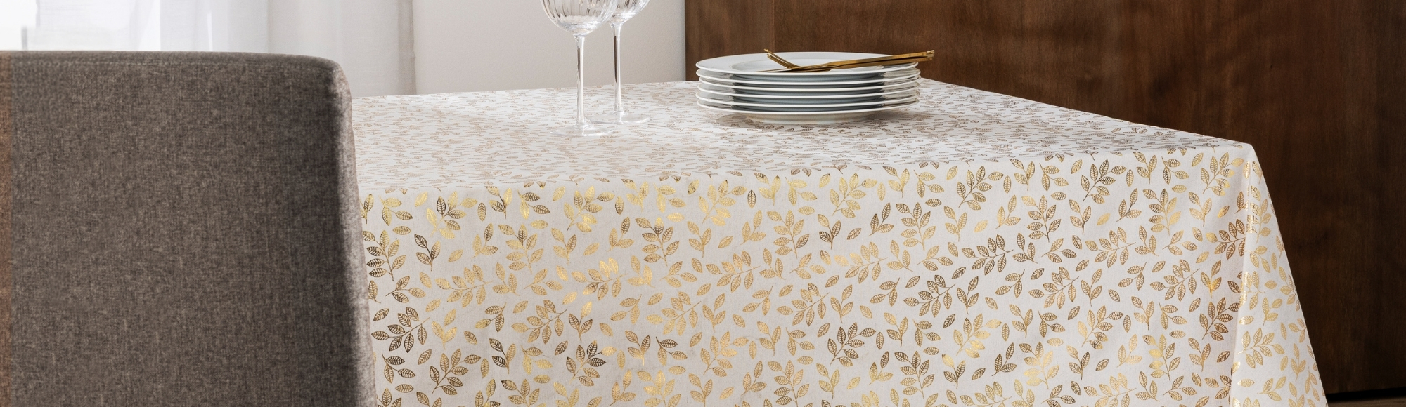 douceur d'intérieur - Capucine nappe blanche et or